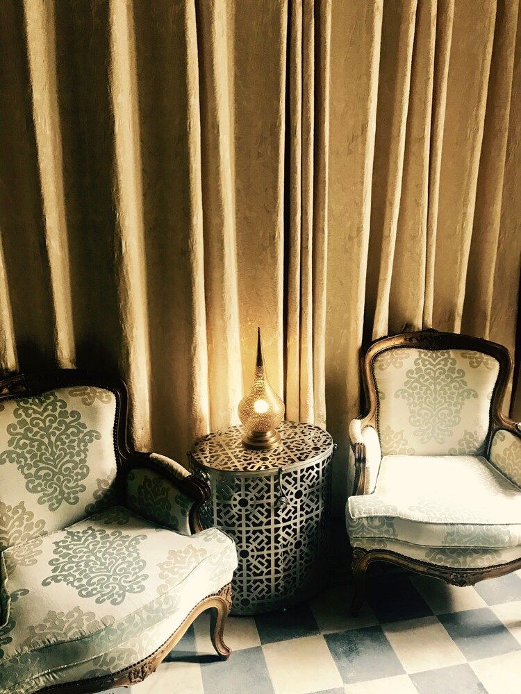 LUXa Charmhouse Hotel 3