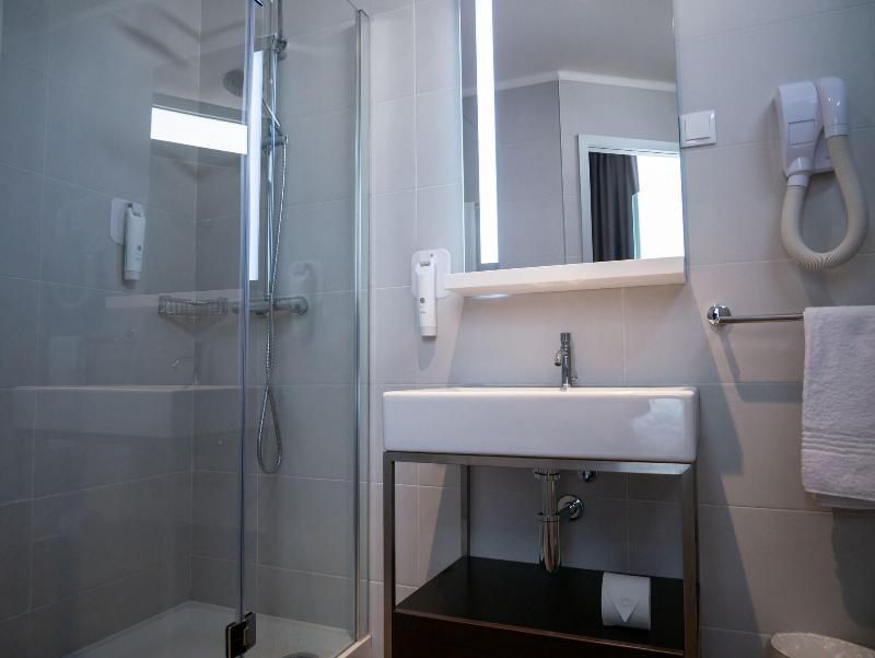 easyHotel Lisbon 1