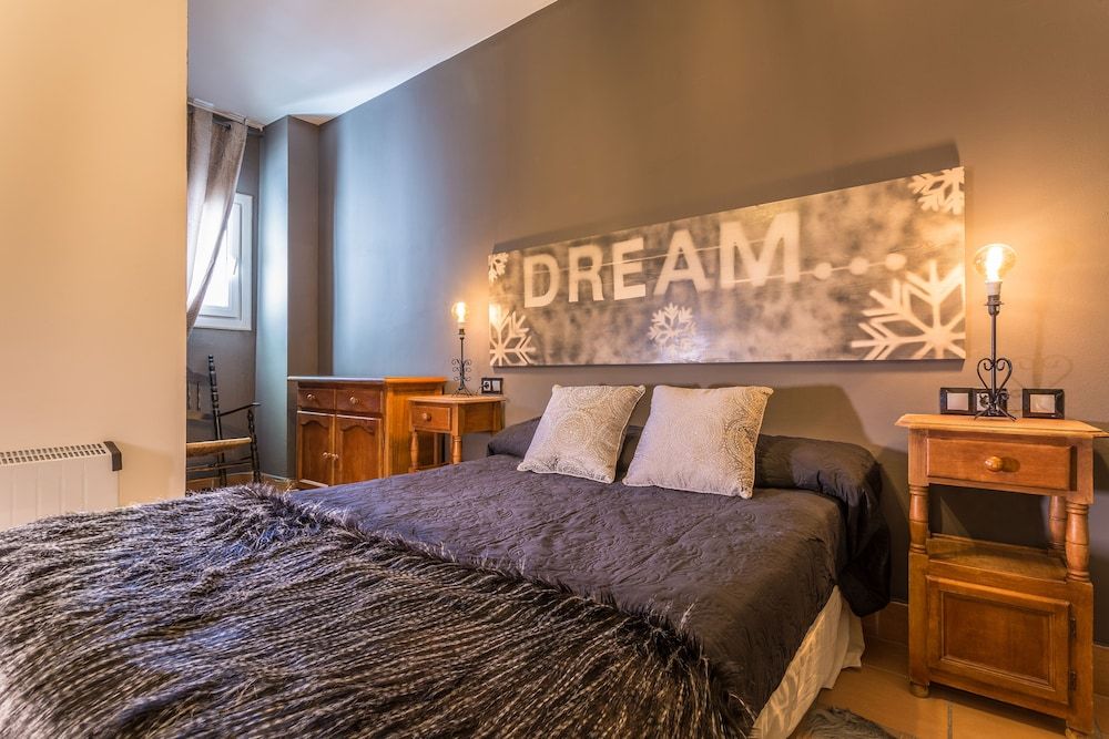 Blue Tour Travel Plaza 2