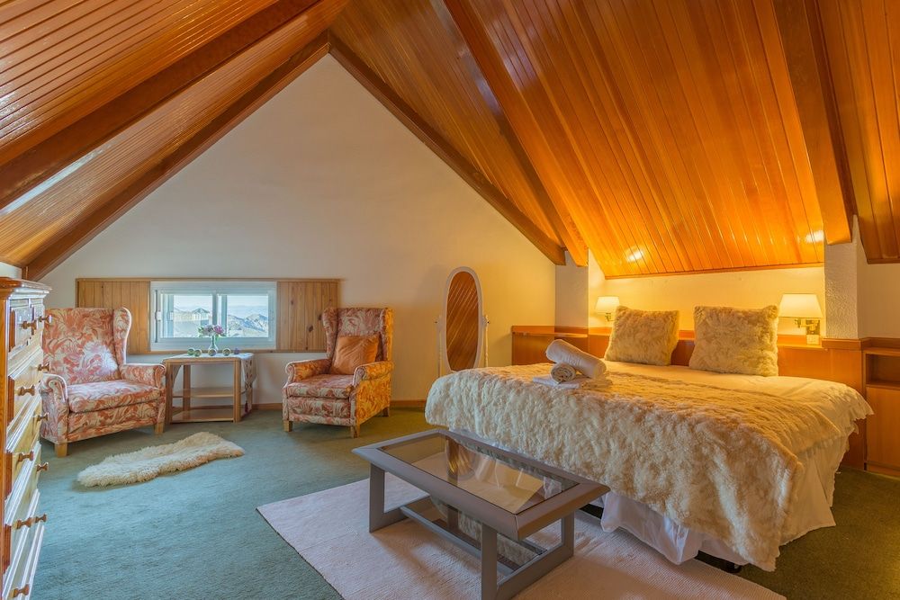 Blue Tour Travel Plaza 1