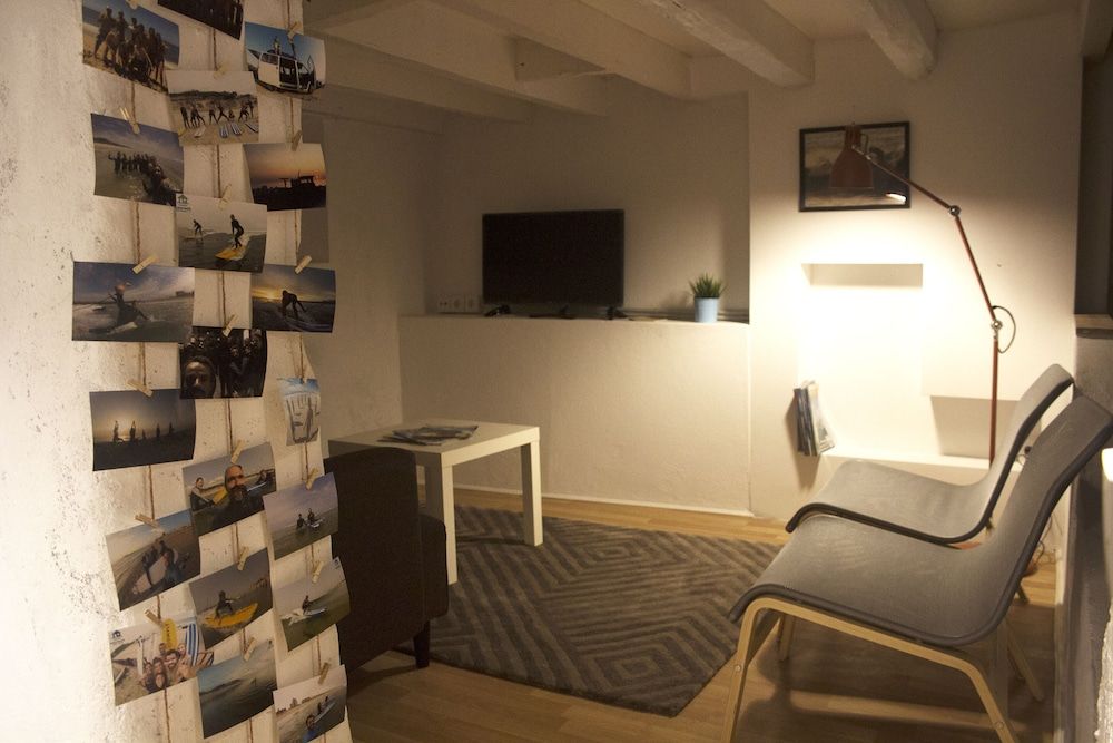 Watermark Surf House Espinho 2