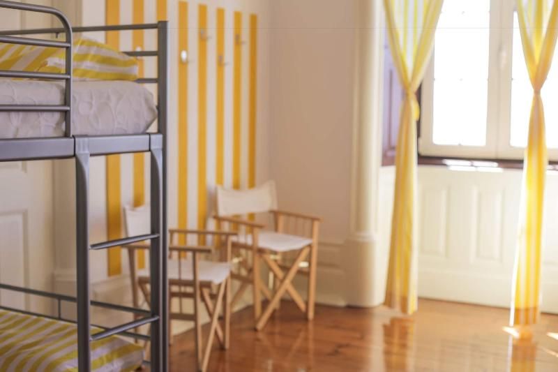 Hostel 402 3