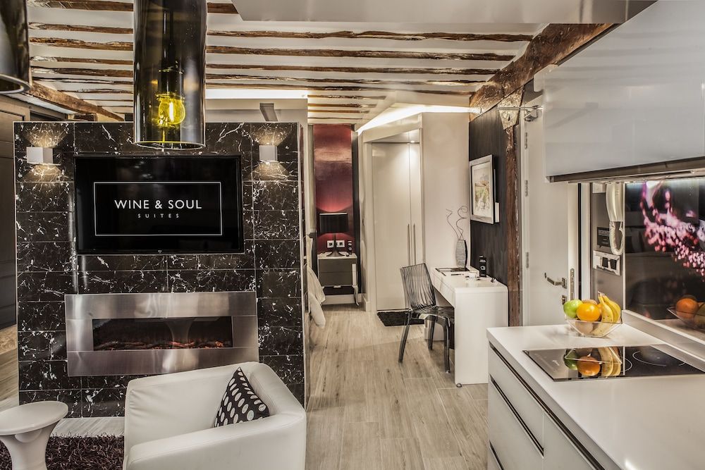 Wine & Soul Suites 2