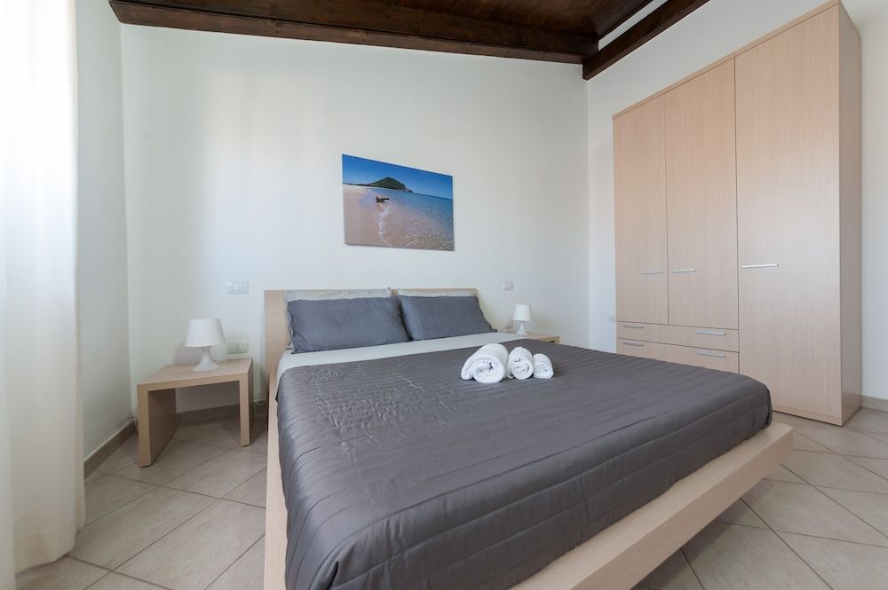 Ferry + Gravina Resort & Apartments 1