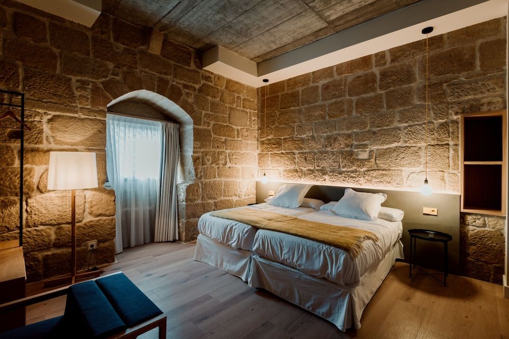 Boutique Palacio Condes de Cirac 1