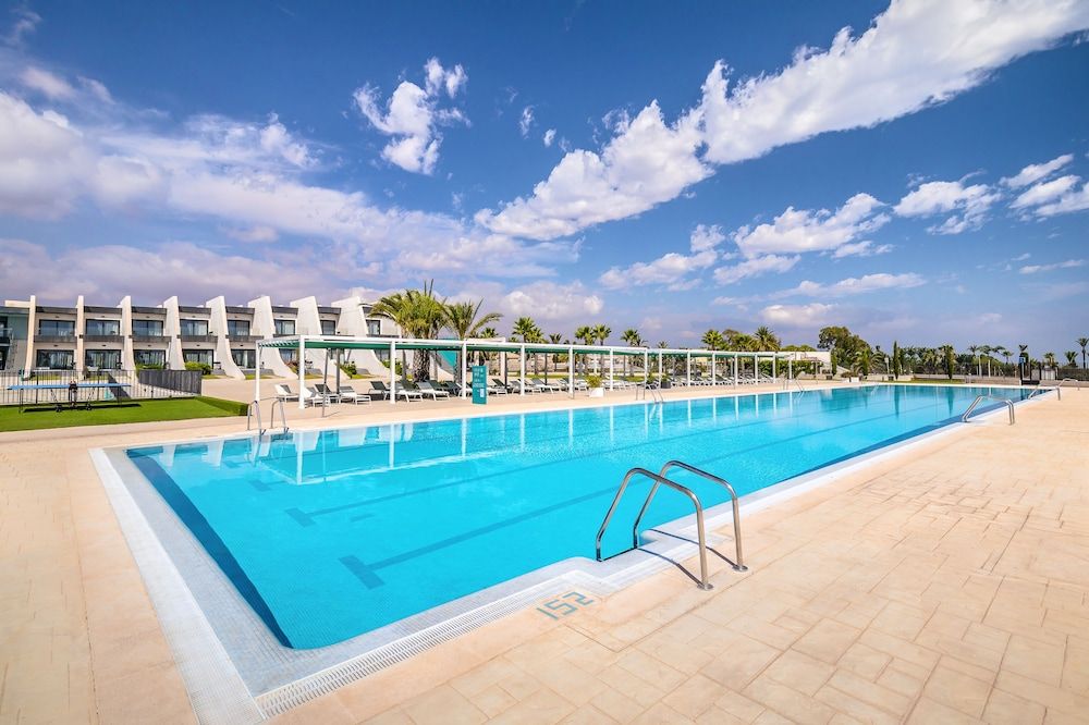 🍹¡VACACIONES EN MEDIA PENSIÓN A ORILLAS DEL MAR MENOR! 🌊 Hotel Familiar de 4⭐⭐⭐⭐ a 200 metros de la playa| Murcia