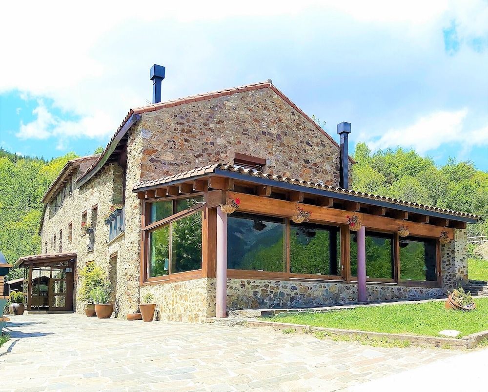 Can Gasparó Hotel Rural & Restaurant -1 estrelas em Planoles