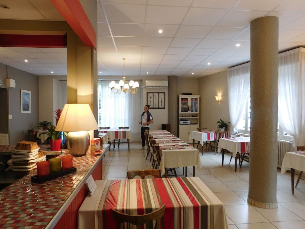 Hotel Des Pyrénées 2 estrelas em Bagnères-de-Bigorre