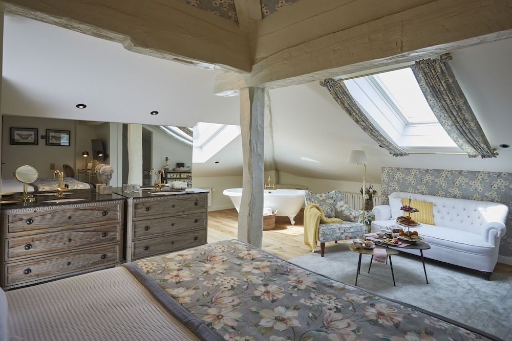 Helguera Palacio Boutique & Antique 3