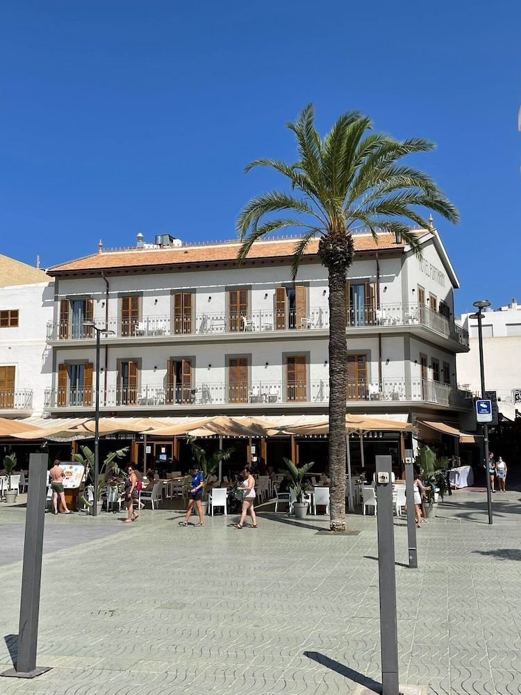 Hotel Portmany 1
