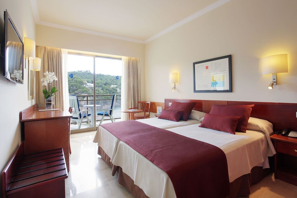 Grupotel Playa Camp de Mar - Adults Only 3