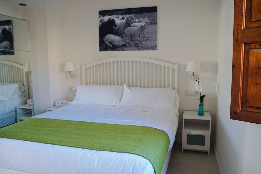 Marton Hotel Valldemossa - Adults Only 3