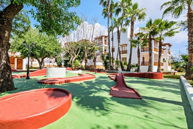 azuLine Apartamentos Can Sanso 3