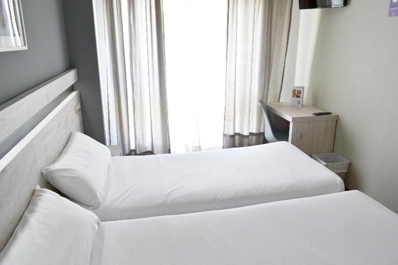 Alda Puerta Coruña 3