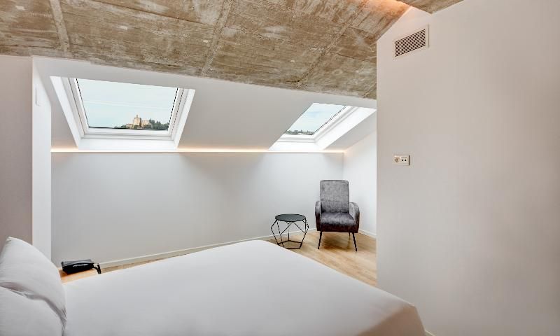 Sercotel Granada Suites 3