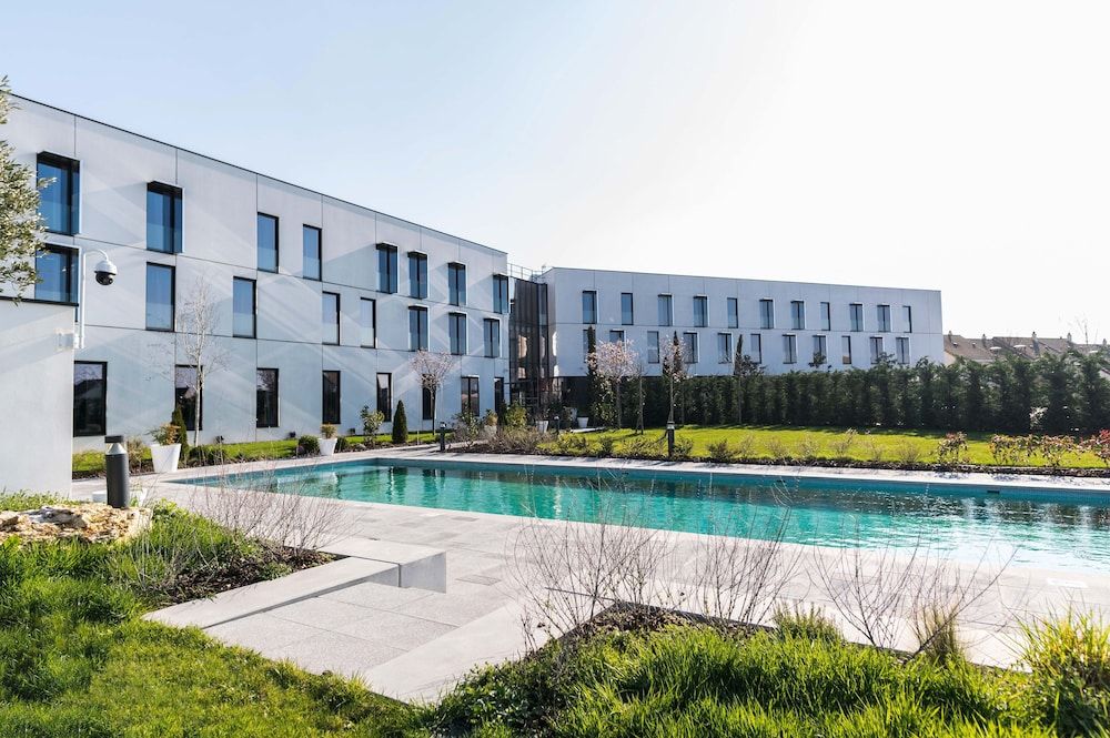 Hôtel Dali Val D'Europe 4 estrelas em Chanteloup-en-Brie