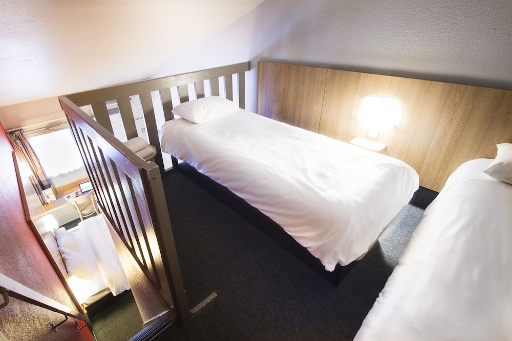 Kyriad Direct Poitiers - Gare du Futuroscope 3