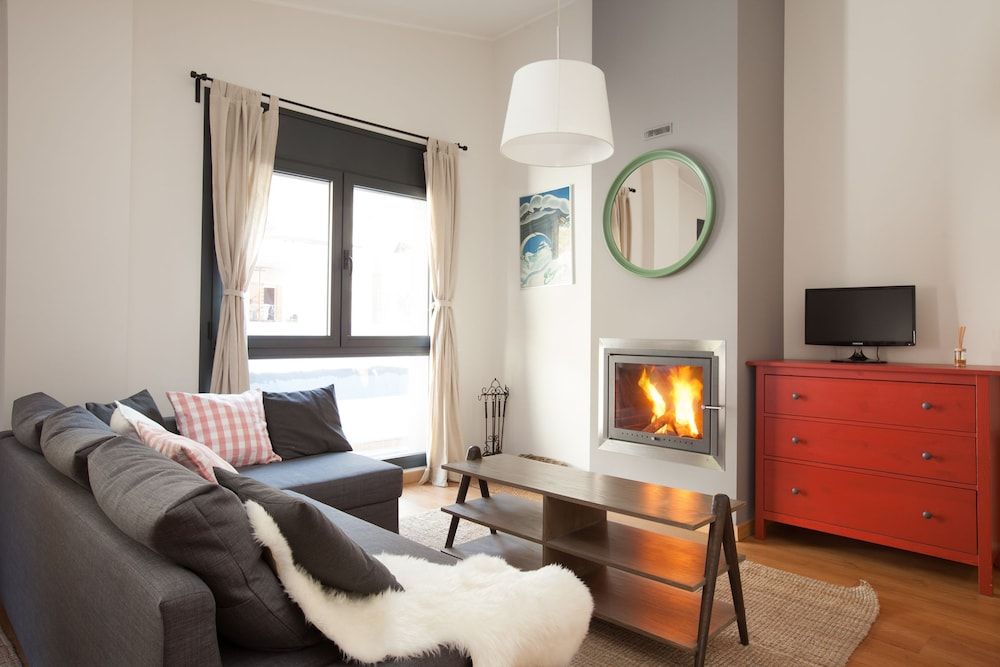 Tarter Mountain Suites 1