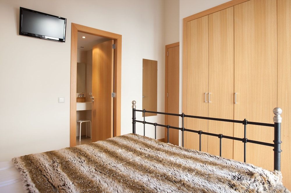 Tarter Mountain Suites 3