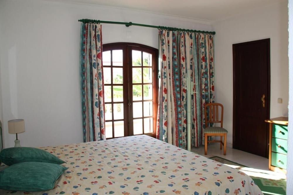 Roulito's Guest House 3