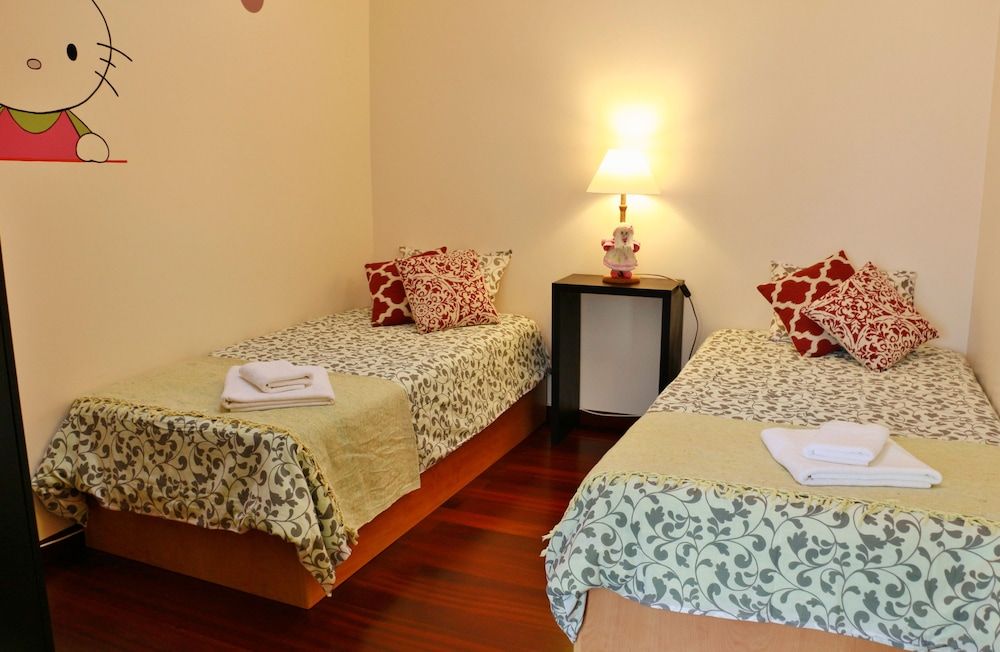 Casas da Avenida e do Pico 2