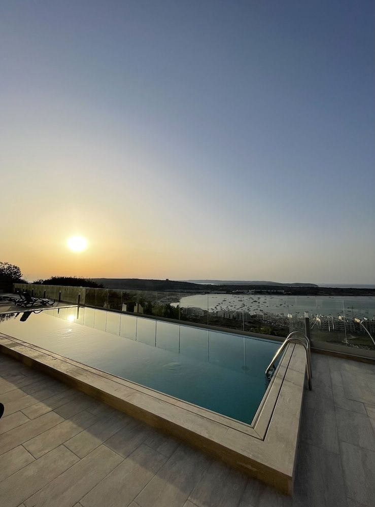 VIU57 Hotel 3 estrellas en Mellieha