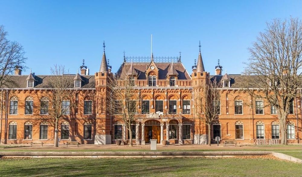 Hotel Botanique Breda 1