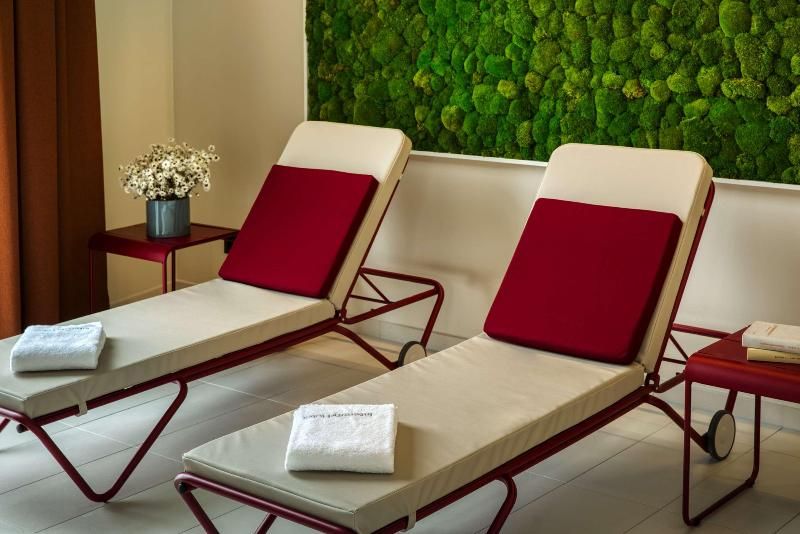 IntercityHotel Amsterdam Airport 2