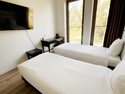 HOTELUX Amsterdam Airport Hotel 2