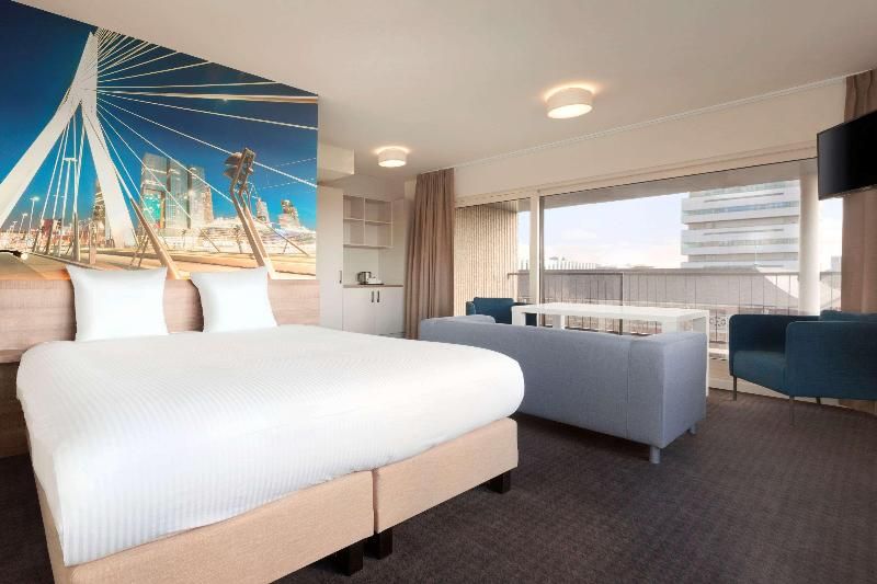 Rotterdam Teleport Hotel 2