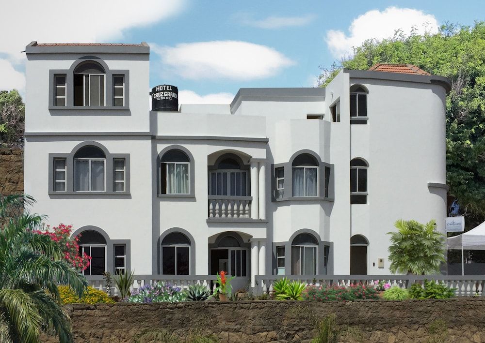 Hotel Cruz Grande - BRAVA -1 estrelas em Nova Sintra