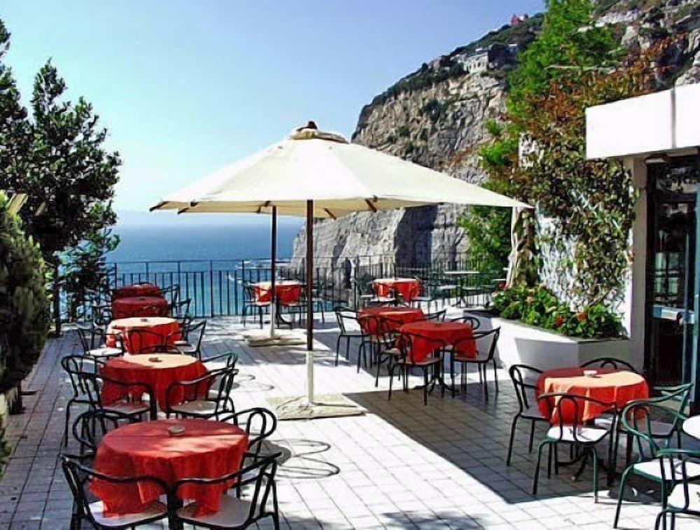 Panorama Palace Hotel 4 estrellas en Meta