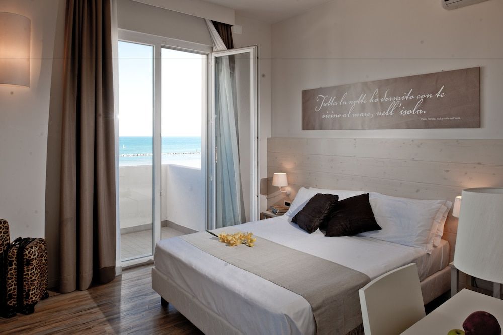 Hotel Universal 3 étoiles à Senigallia