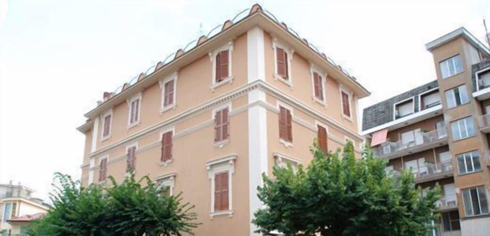 Hotel Iris Crillon 3 étoiles à Fiuggi