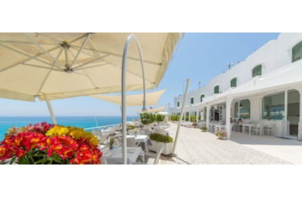 Hotel La Roccia 3 estrelas em Castro di Lecce