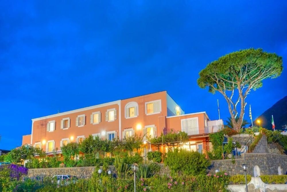 Hotel Villa Mena 3 estrellas en Ischia