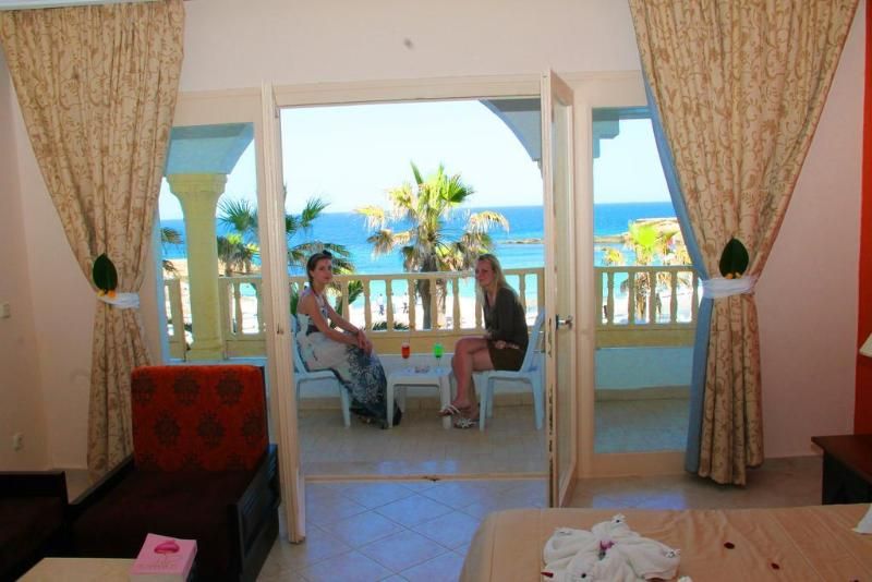 Delphin Ribat 3