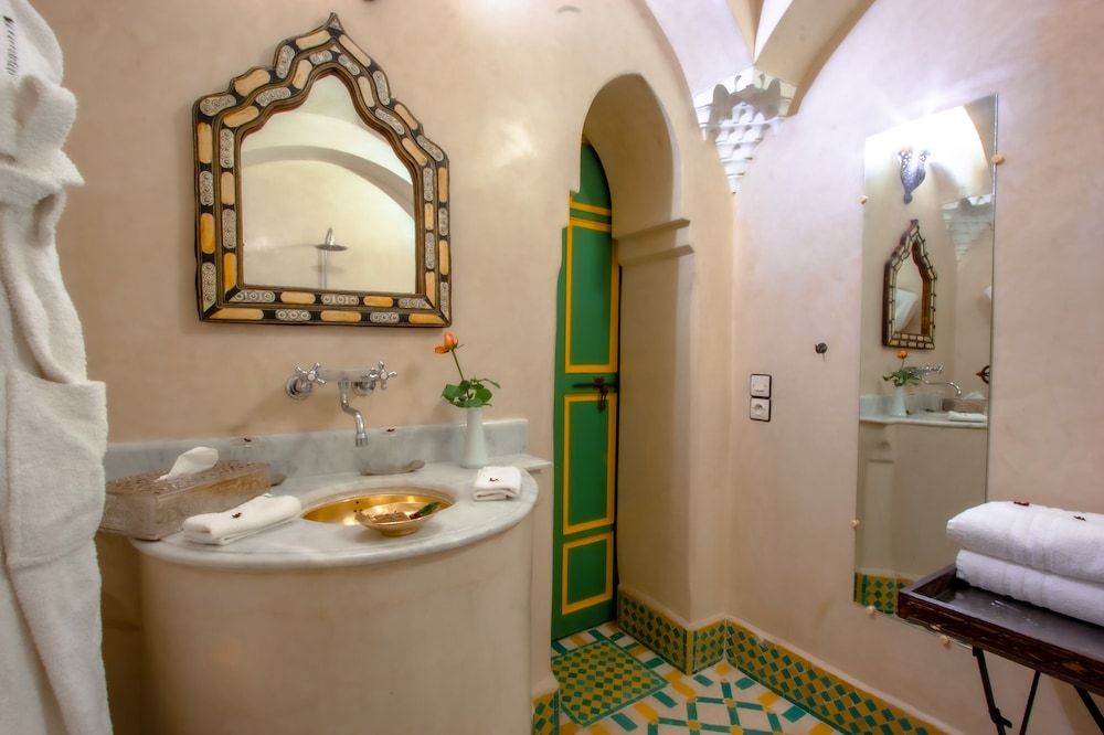 Riad Kaiss by Anika 3