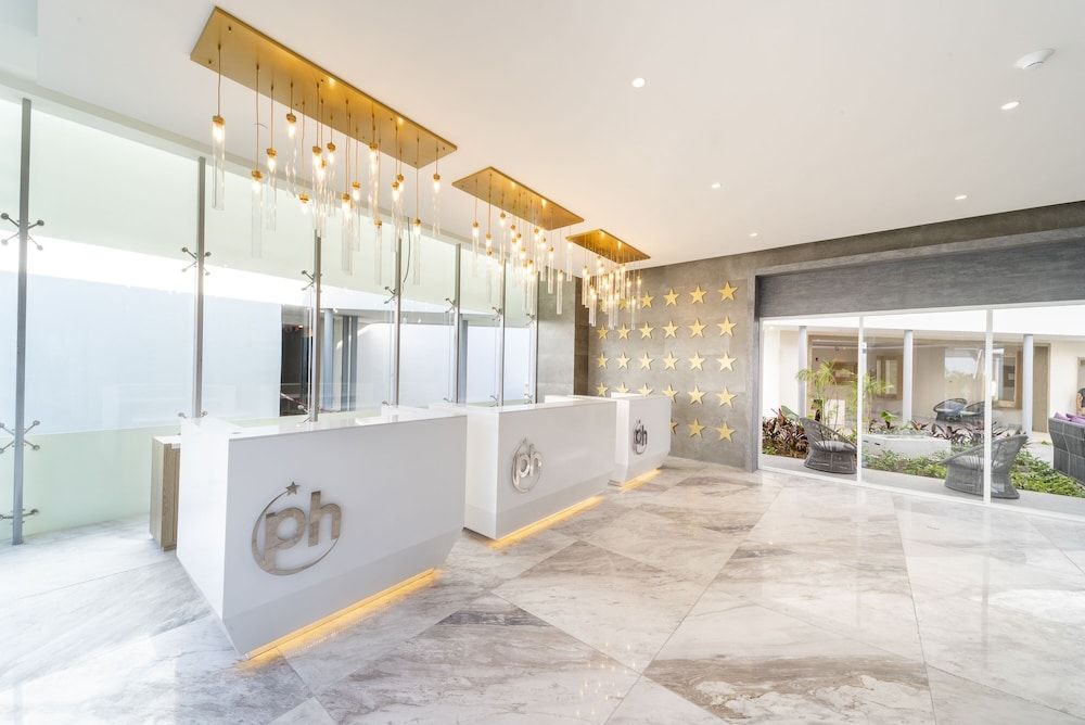 Planet Hollywood Adult Scene 2