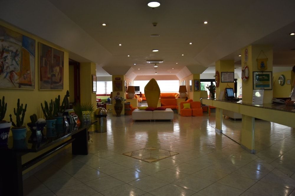 Marina Club Hotel 2