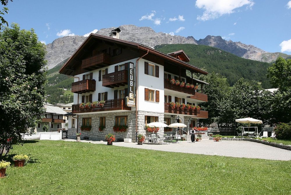 Meuble Cima Bianca Garni 3 estrelas em Bormio