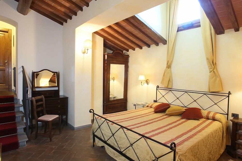 Palazzo Squarcialupi 3