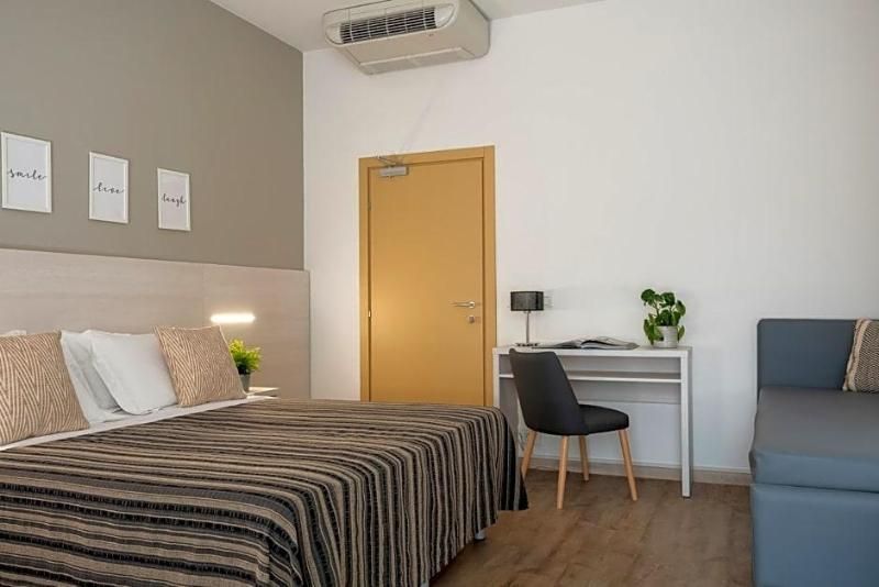 Club Hotel 2