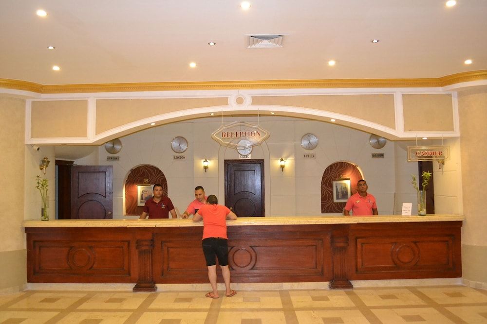 Roma Host Way Hotel & Aqua Park 3