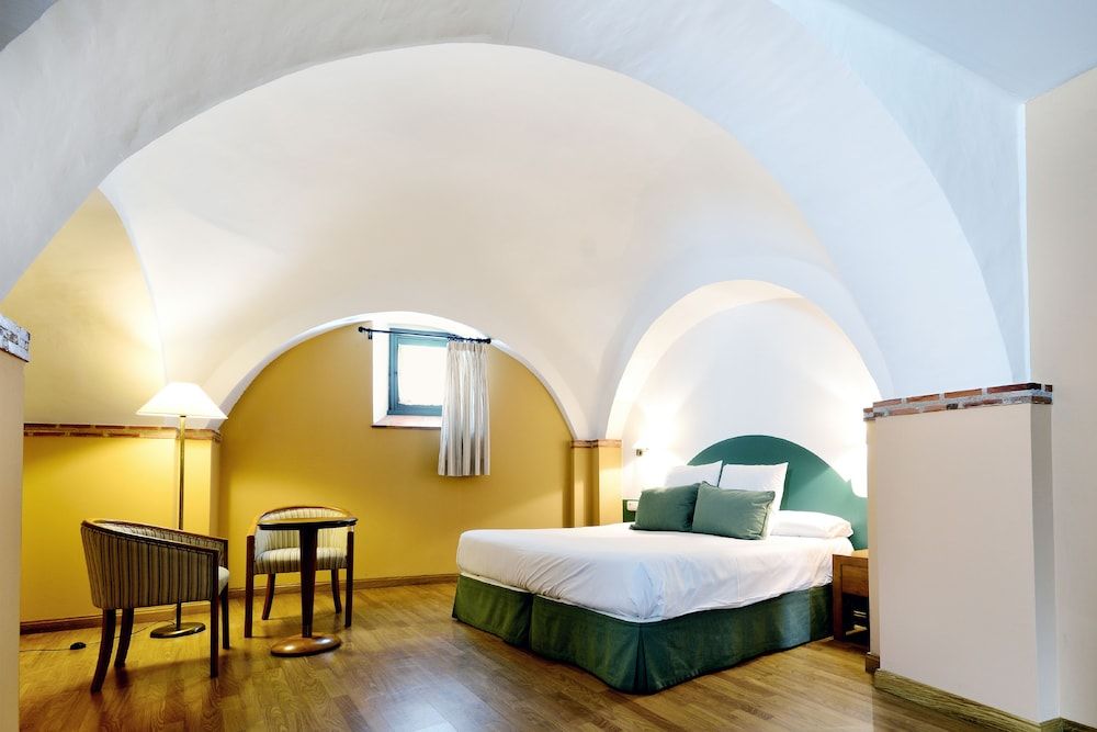 Hotel AHC Palacio Coria 3