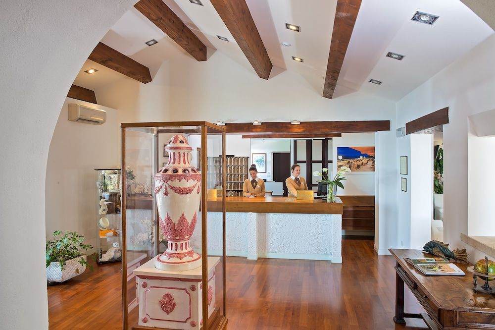 Boutique Hotel Torre di Cala Piccola 2