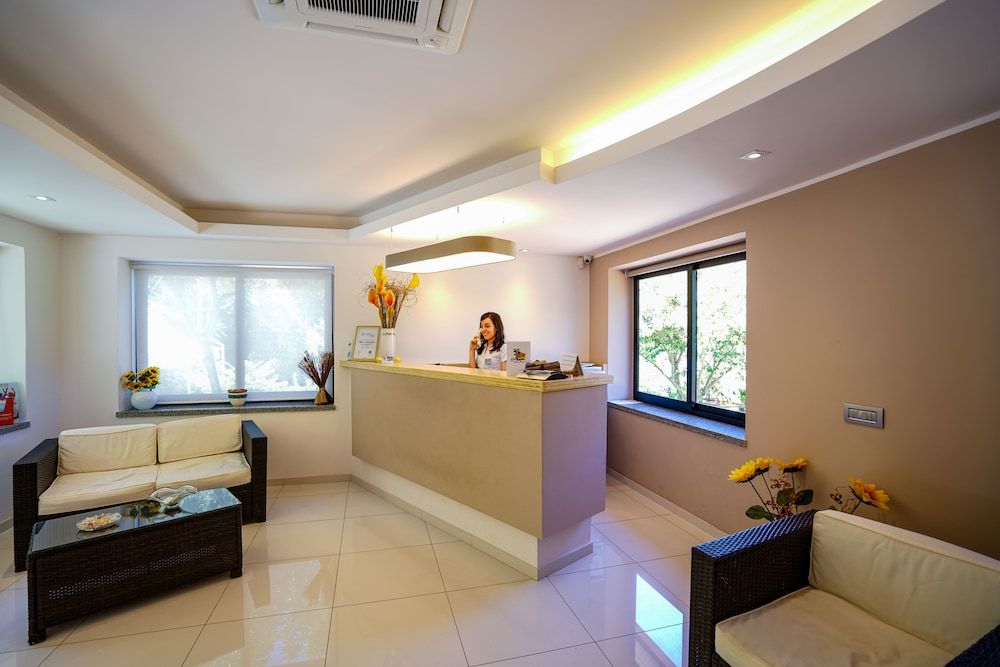 Old River Residence 2