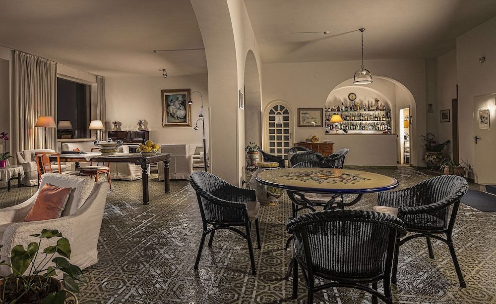 Hotel Bellevue Suite 2