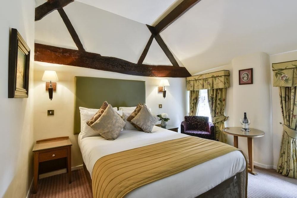 The Charlecote Pheasant Hotel 2