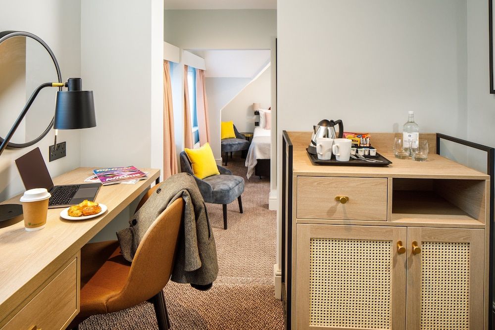 voco Lythe Hill Hotel & Spa, an IHG Hotel 3